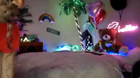 Snapshot of sweetcarimilla83 chatting on February 25, 2026, 8:24 am Jillian online show from February 25, 2026, 8:24 am