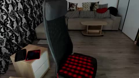 Charlotte online show from October 23, 2025, 6:39 pm