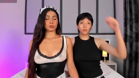 Snapshot of sweetcoupple chatting on April 15, 2026, 7:54 pm Eva Short hair girl - Victoria Long red hair online show from April 15, 2026, 7:54 pm