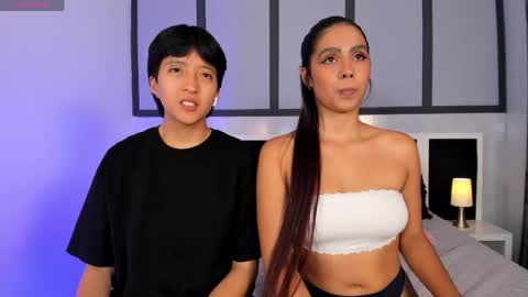 Snapshot of sweetcoupple chatting on April 26, 2026, 12:25 pm Eva Short hair girl - Victoria Long red hair online show from April 26, 2026, 12:25 pm