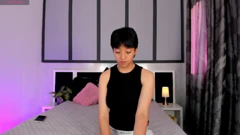 Snapshot of sweetcoupple chatting on May 4, 2026, 9:55 pm Eva Short hair girl - Victoria Long red hair online show from May 4, 2026, 9:55 pm