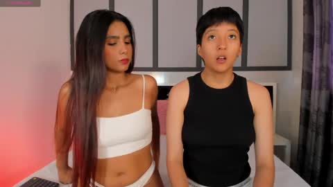 Snapshot of sweetcoupple chatting on May 8, 2026, 7:30 pm Eva Short hair girl - Victoria Long red hair online show from May 8, 2026, 7:30 pm