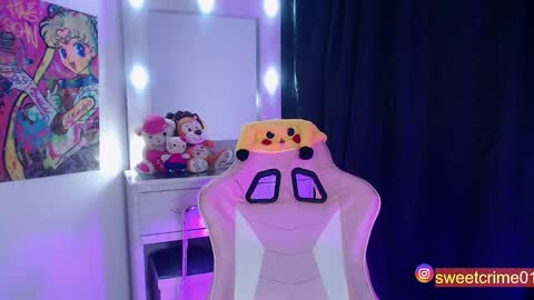       Independent model online show from October 28, 2025, 5:44 am