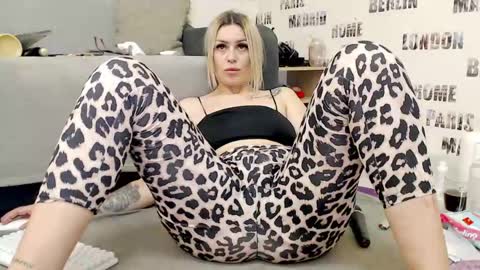 Daiana  Onlyfans - Blonddaiana online show from May 28, 2026, 7:44 pm