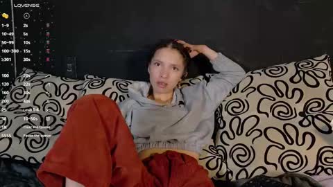 sweetdam12 online show from October 17, 2025, 8:00 pm