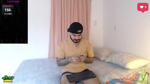 Snapshot of sweetdesires_ chatting on May 31, 2026, 2:46 pm online show from May 31, 2026, 2:46 pm