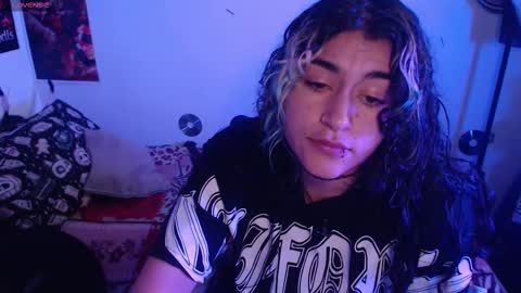 Abril online show from October 17, 2025, 6:54 pm