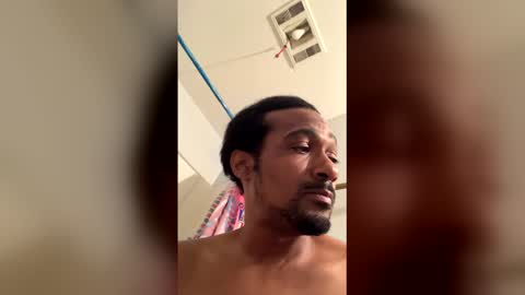 Snapshot of sweetdwillie2025 chatting on December 19, 2025, 9:49 am sweetdwillie2025 online show from December 19, 2025, 9:49 am