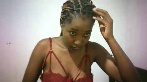 sweetebony_50 online show from May 13, 2026, 9:39 am