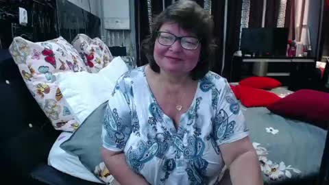 Snapshot of sweetestmilf4you chatting on April 30, 2026, 8:57 pm sweetestmilf4you online show from April 30, 2026, 8:57 pm