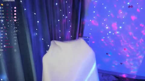 sweetfoyou online show from November 12, 2025, 7:09 am