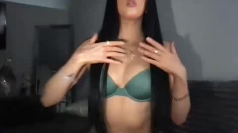 Gracie  online show from October 2, 2025, 2:51 am