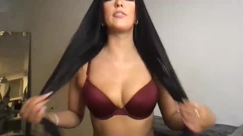 Gracie  online show from November 9, 2025, 3:05 am