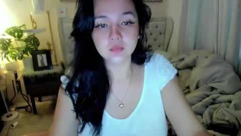 Snapshot of sweethoney369 chatting on January 6, 2026, 7:01 am Layla online show from January 6, 2026, 7:01 am