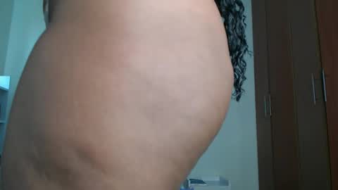 Snapshot of sweetice_01 chatting on December 20, 2025, 7:04 am euny online show from December 20, 2025, 7:04 am