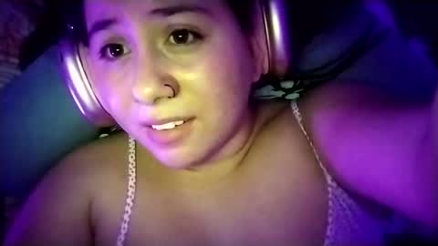 Snapshot of sweetie__annie chatting on February 8, 2025, 6:22 am Ana Mara  i cant Make noise My family is here  online show from February 8, 2025, 6:22 am