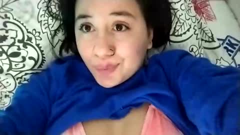 Snapshot of sweetie__annie chatting on February 26, 2025, 5:53 am Ana Mara  i cant Make noise My family is here  online show from February 26, 2025, 5:53 am