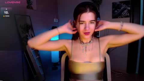 sweetie_catt online show from February 11, 2025, 9:20 am