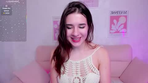 sweetie_catt online show from November 28, 2025, 8:55 pm