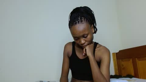 Snapshot of sweetie_coco chatting on January 7, 2026, 8:22 pm Luciana online show from January 7, 2026, 8:22 pm