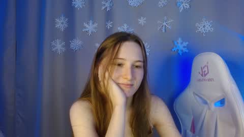 Snapshot of sweetie_lover chatting on December 11, 2024, 8:39 pm Annie online show from December 11, 2024, 8:39 pm