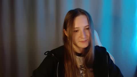 Annie online show from October 28, 2025, 8:44 pm