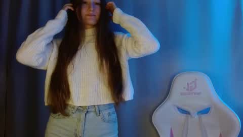 Annie online show from December 17, 2025, 8:59 pm