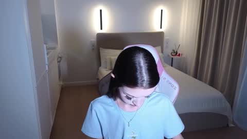 Snapshot of sweetiebones chatting on January 12, 2026, 9:14 am bratty gf online show from January 12, 2026, 9:14 am