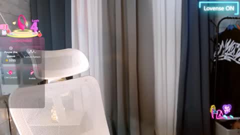 sweetiefox1 online show from March 13, 2026, 2:18 am