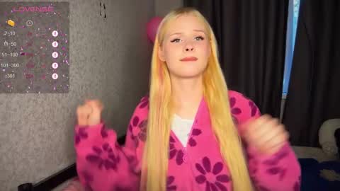 Snapshot of sweetielis chatting on December 9, 2024, 10:22 am sweetie Lisa3 online show from December 9, 2024, 10:22 am