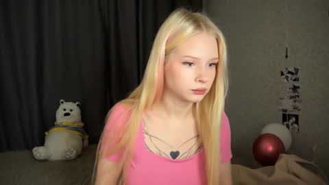 Snapshot of sweetielis chatting on December 24, 2024, 3:38 am sweetie Lisa3 online show from December 24, 2024, 3:38 am