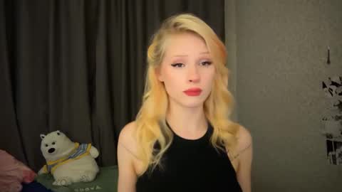 Snapshot of sweetielis chatting on January 20, 2025, 2:14 pm sweetie Lisa3 online show from January 20, 2025, 2:14 pm