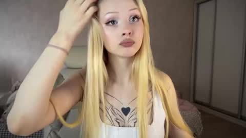 Snapshot of sweetielis chatting on March 8, 2025, 8:44 am sweetie Lisa3 online show from March 8, 2025, 8:44 am