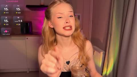 Snapshot of sweetielis chatting on February 23, 2026, 7:33 pm sweetie Lisa3 online show from February 23, 2026, 7:33 pm