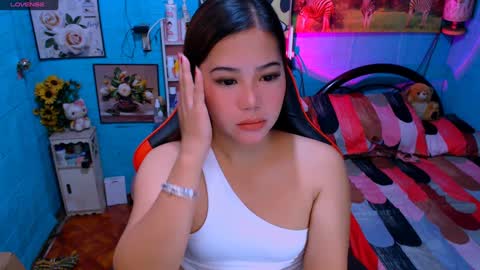 Nicole online show from February 25, 2025, 4:00 pm