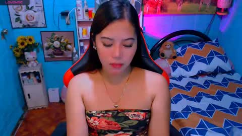 Nicole online show from March 8, 2025, 10:02 pm