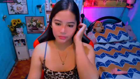 Nicole online show from March 12, 2025, 8:52 pm