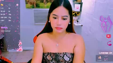 Nicole online show from October 10, 2025, 5:23 pm