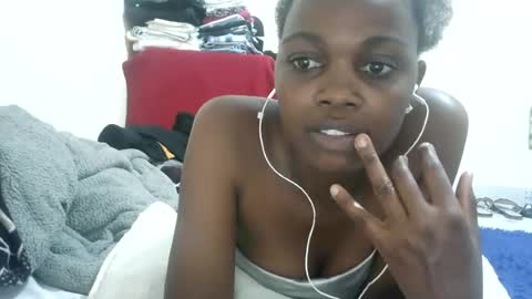 sweetkittey online show from June 17, 2026, 6:09 pm