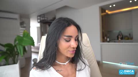 Snapshot of sweetlaurasaenz chatting on October 5, 2025, 3:32 pm Laura Saenz Geminis online show from October 5, 2025, 3:32 pm
