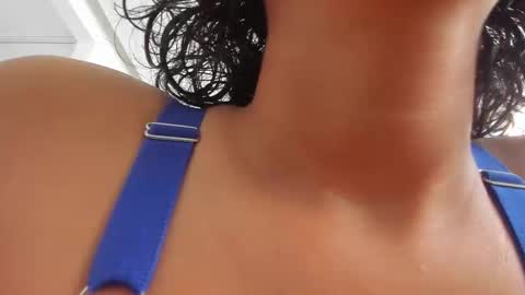 Snapshot of sweetlesbianseduction chatting on February 12, 2026, 2:01 pm Azulandvioleta online show from February 12, 2026, 2:01 pm