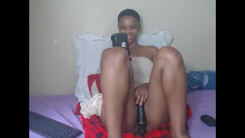 sweetlipss_ online show from December 21, 2025, 8:32 am