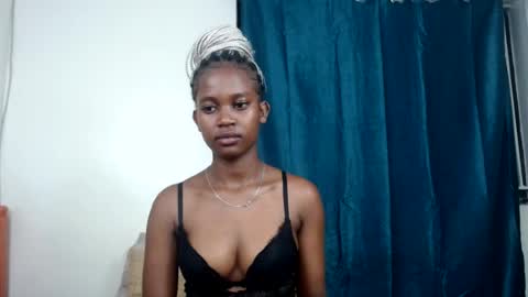 Snapshot of sweetlykaya chatting on July 14, 2026, 2:05 am KAYA online show from July 14, 2026, 2:05 am