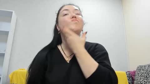 sweetmarylove online show from November 8, 2025, 9:09 am