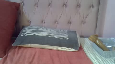 Snapshot of sweetmellowx1 chatting on March 7, 2025, 4:46 am sweetmellowx1 online show from March 7, 2025, 4:46 am