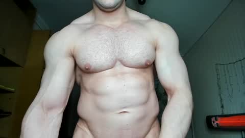 Snapshot of sweetmuscles_boy chatting on January 23, 2025, 4:04 pm Lorenzo online show from January 23, 2025, 4:04 pm