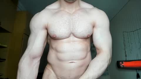 Snapshot of sweetmuscles_boy chatting on January 24, 2025, 5:21 am Lorenzo online show from January 24, 2025, 5:21 am