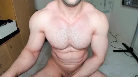 Snapshot of sweetmuscles_boy chatting on January 28, 2025, 1:16 pm Lorenzo online show from January 28, 2025, 1:16 pm
