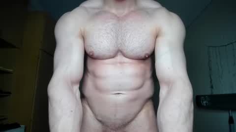Snapshot of sweetmuscles_boy chatting on January 29, 2025, 3:47 pm Lorenzo online show from January 29, 2025, 3:47 pm