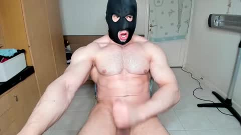 Snapshot of sweetmuscles_boy chatting on January 30, 2025, 4:37 am Lorenzo online show from January 30, 2025, 4:37 am